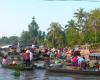 Floating market